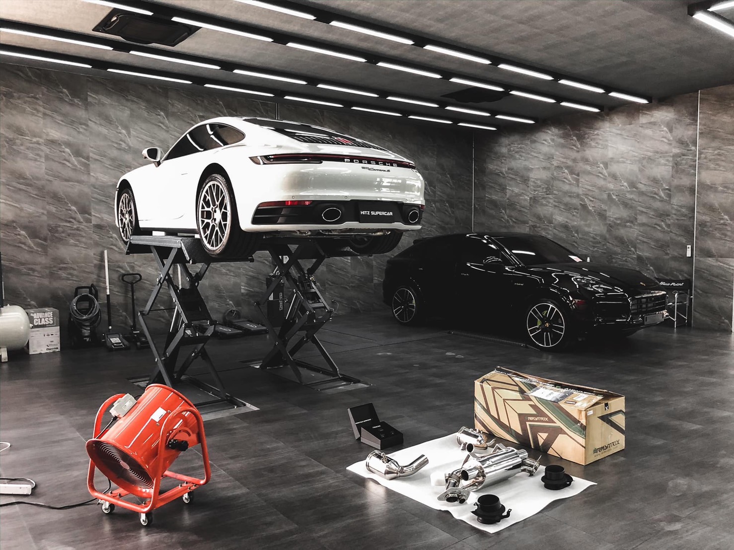 PORSCHE 992 CARRERA THE LEGEND RETURNS WITH ARMYTRIX EXHAUST